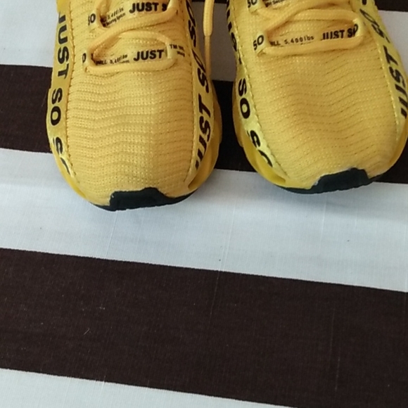 Sneakers - Picture 5 of 11